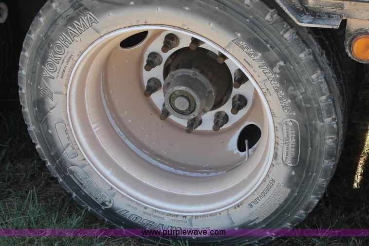 image for item H1749 2005 Aztec drop deck trailer