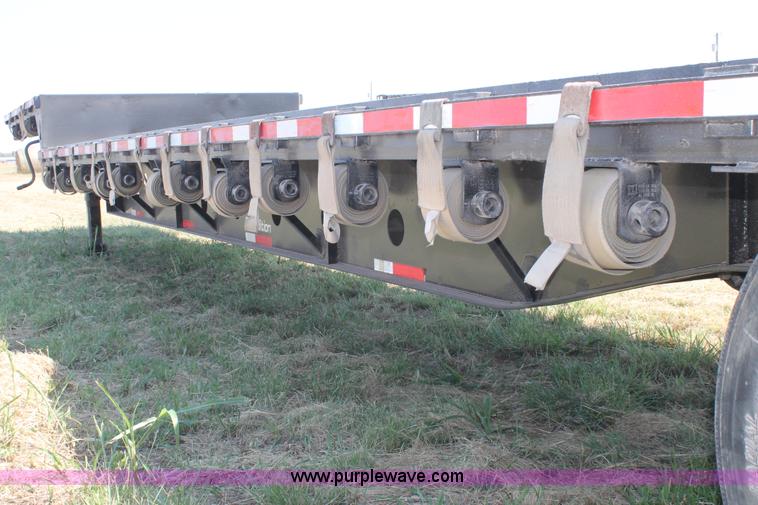 image for item H1749 2005 Aztec drop deck trailer