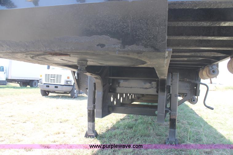 image for item H1749 2005 Aztec drop deck trailer