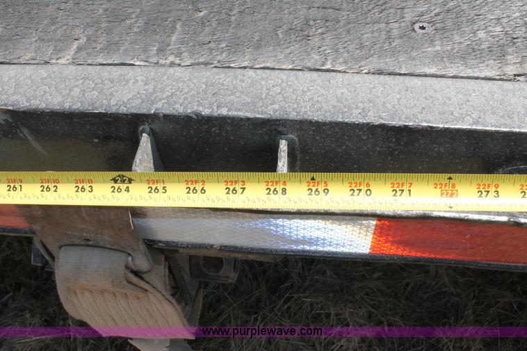 image for item H1749 2005 Aztec drop deck trailer