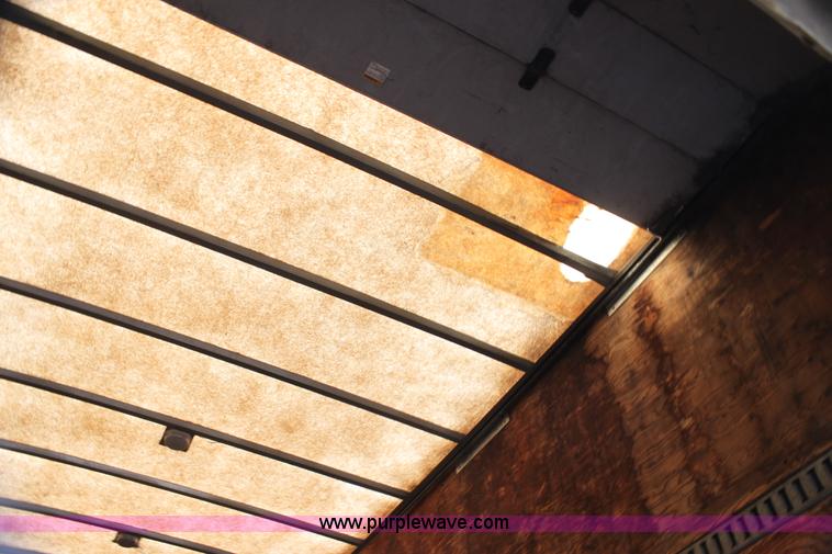 image for item H2083 2000 International 4700 box truck