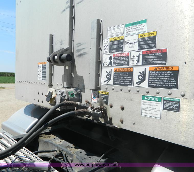 image for item H2439 2008 Wilson PSDCL-406 Silver Star cattle trailer