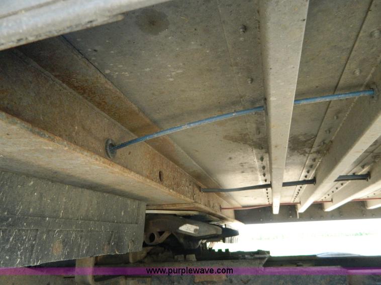 image for item H2439 2008 Wilson PSDCL-406 Silver Star cattle trailer