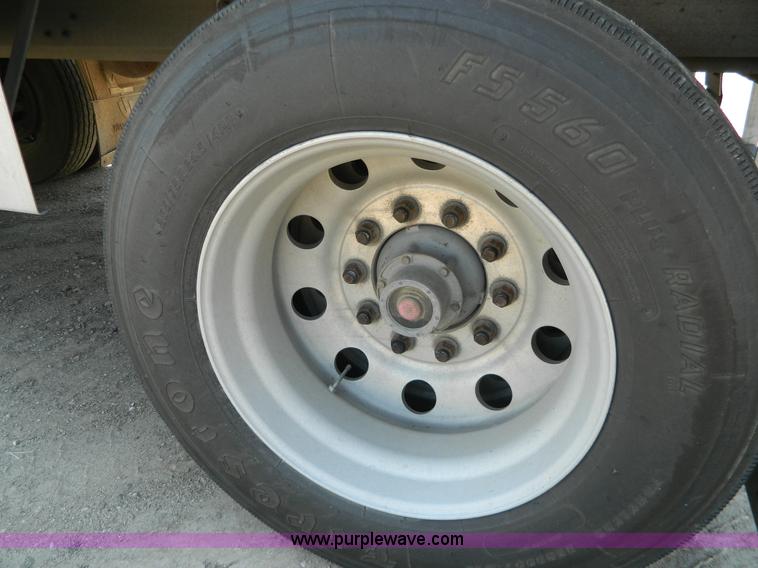 image for item H2439 2008 Wilson PSDCL-406 Silver Star cattle trailer