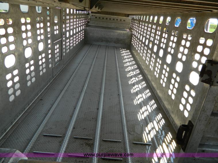 image for item H2439 2008 Wilson PSDCL-406 Silver Star cattle trailer