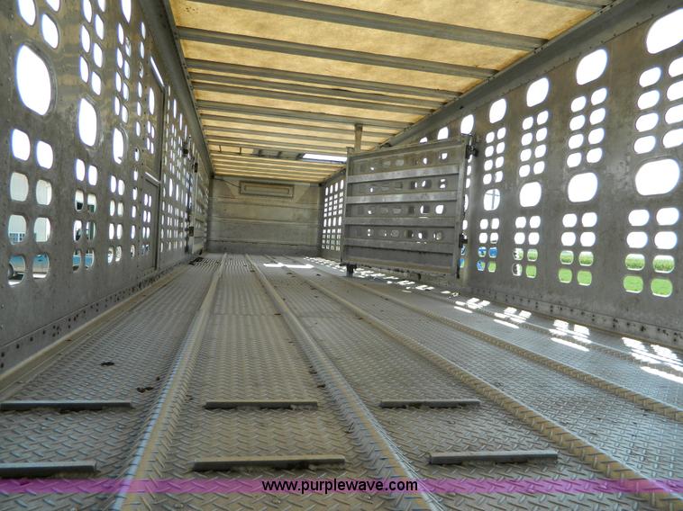 image for item H2439 2008 Wilson PSDCL-406 Silver Star cattle trailer