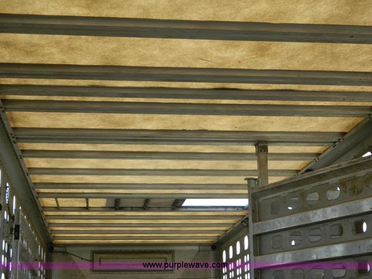 image for item H2439 2008 Wilson PSDCL-406 Silver Star cattle trailer