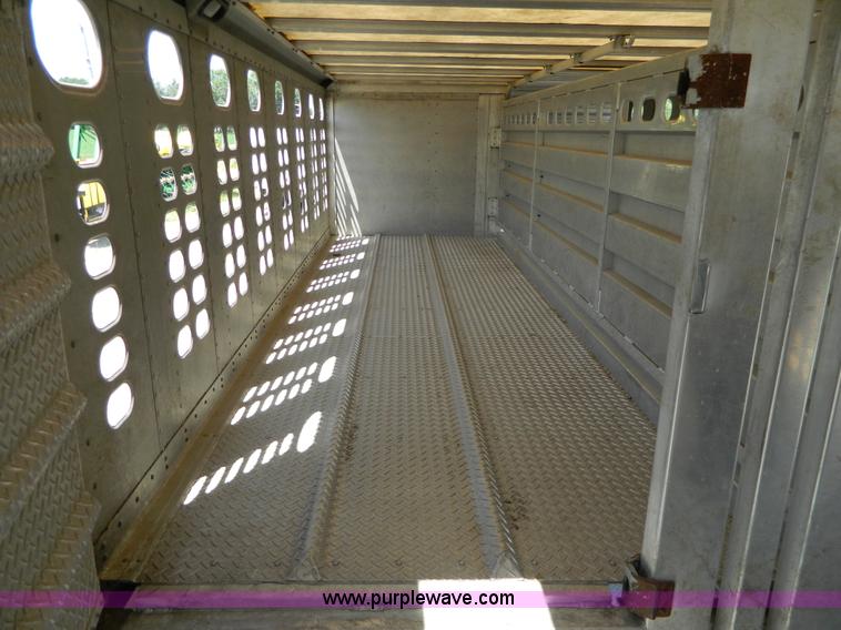 image for item H2439 2008 Wilson PSDCL-406 Silver Star cattle trailer