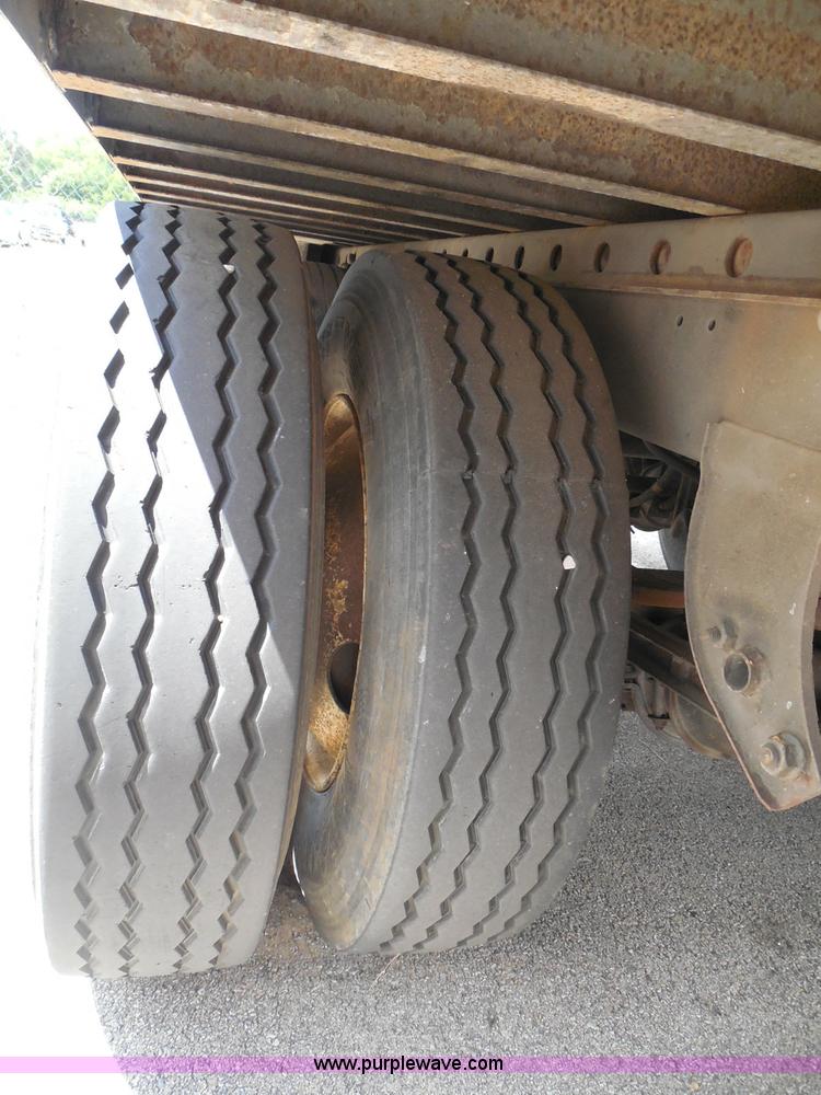 image for item I3354 1996 Dorsey AIDT-LSCG dry van trailer