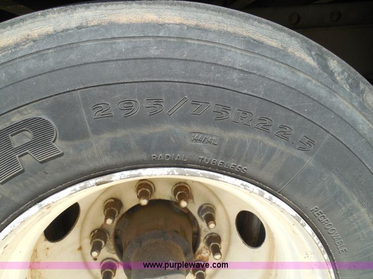 image for item I3354 1996 Dorsey AIDT-LSCG dry van trailer