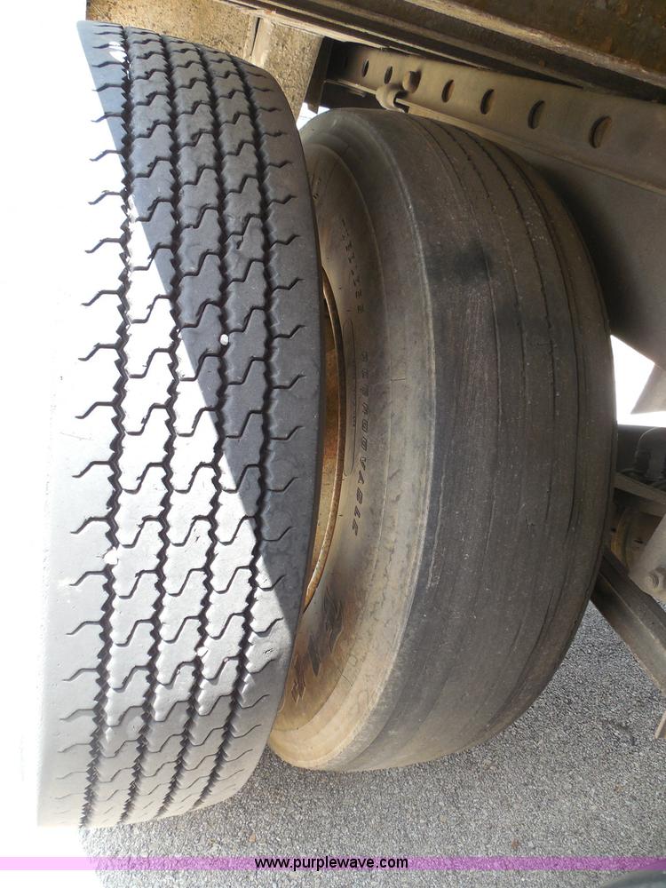 image for item I3354 1996 Dorsey AIDT-LSCG dry van trailer