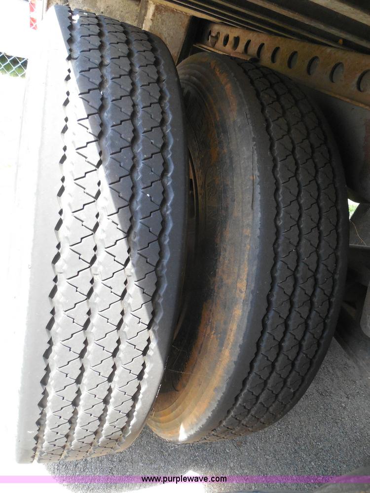 image for item I3356 1995 Dorsey AIDT-LS dry van trailer