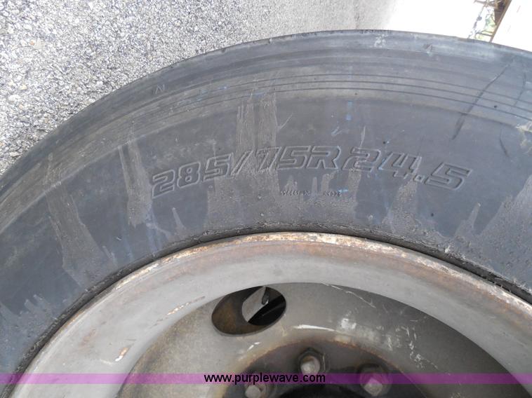 image for item I3356 1995 Dorsey AIDT-LS dry van trailer