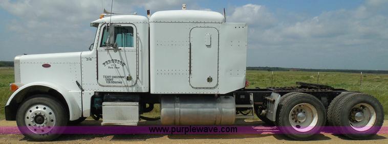 image for item I3403 1992 Peterbilt 379 semi truck