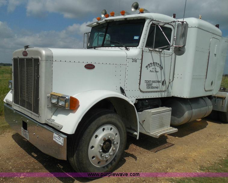 image for item I3403 1992 Peterbilt 379 semi truck