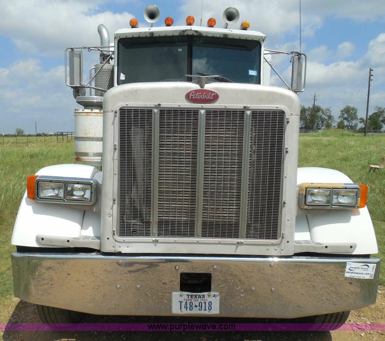 image for item I3403 1992 Peterbilt 379 semi truck