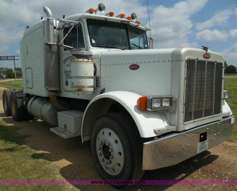 image for item I3403 1992 Peterbilt 379 semi truck