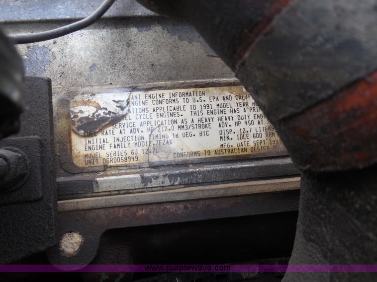 image for item I3403 1992 Peterbilt 379 semi truck