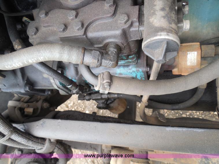 image for item I3403 1992 Peterbilt 379 semi truck