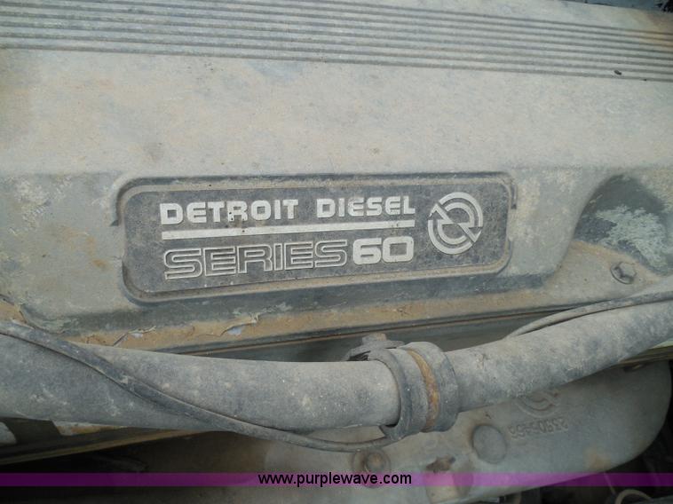 image for item I3403 1992 Peterbilt 379 semi truck