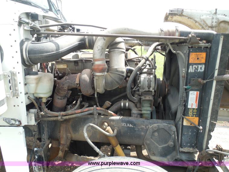 image for item I3403 1992 Peterbilt 379 semi truck