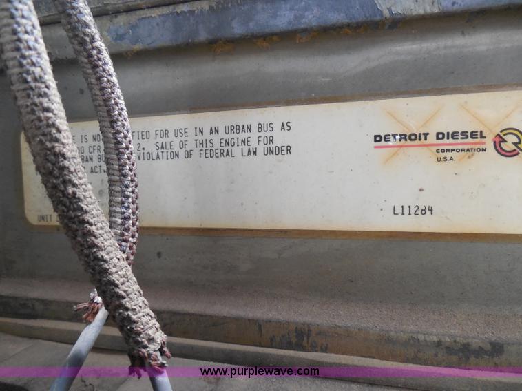 image for item I3403 1992 Peterbilt 379 semi truck