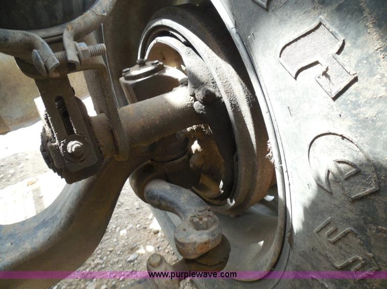 image for item I3403 1992 Peterbilt 379 semi truck