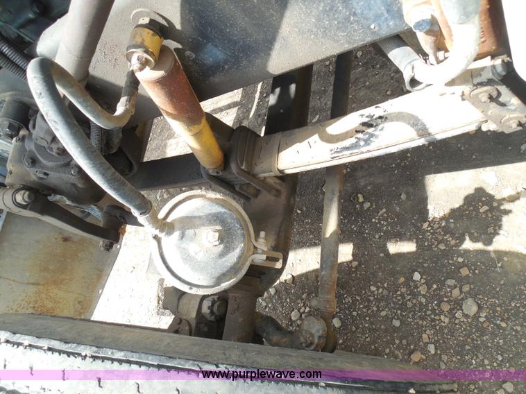 image for item I3403 1992 Peterbilt 379 semi truck