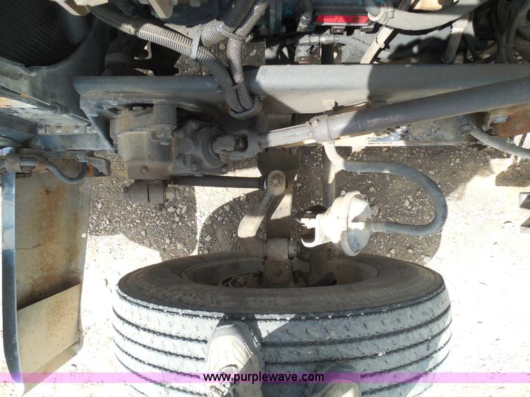 image for item I3403 1992 Peterbilt 379 semi truck