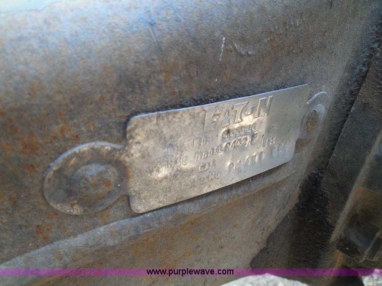 image for item I3403 1992 Peterbilt 379 semi truck