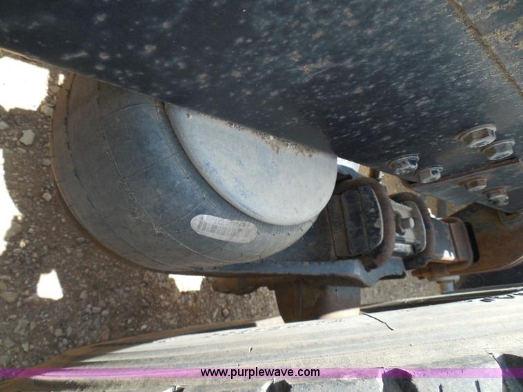 image for item I3403 1992 Peterbilt 379 semi truck