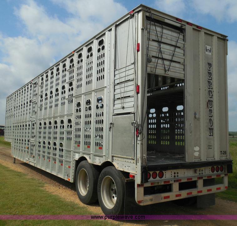 image for item I3406 2001 Barrett livestock trailer