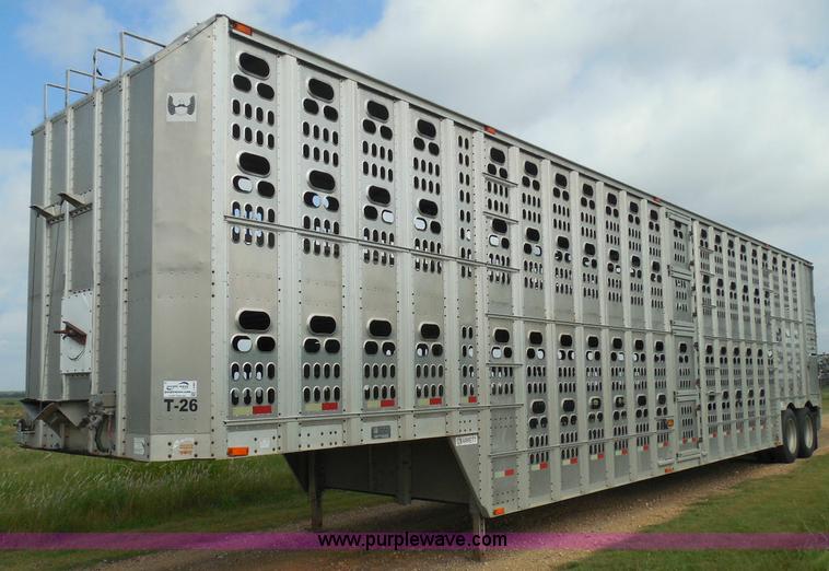 image for item I3406 2001 Barrett livestock trailer