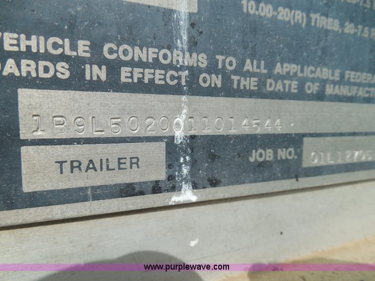 image for item I3406 2001 Barrett livestock trailer