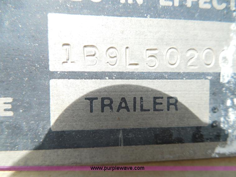 image for item I3406 2001 Barrett livestock trailer