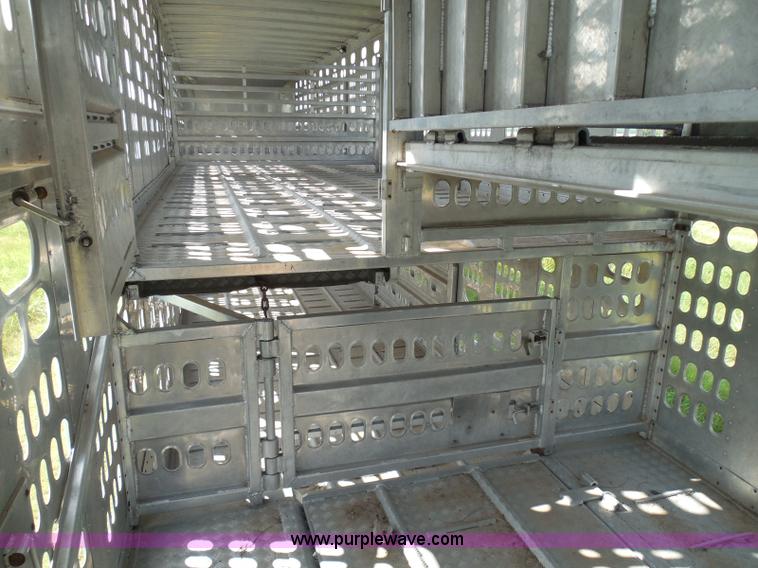 image for item I3406 2001 Barrett livestock trailer