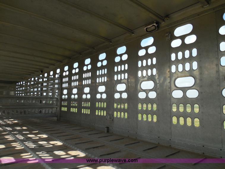 image for item I3406 2001 Barrett livestock trailer