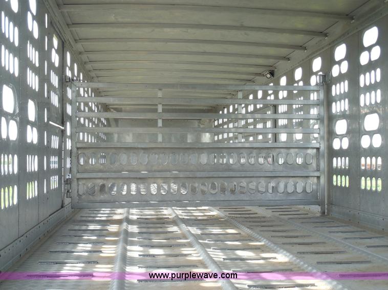 image for item I3406 2001 Barrett livestock trailer