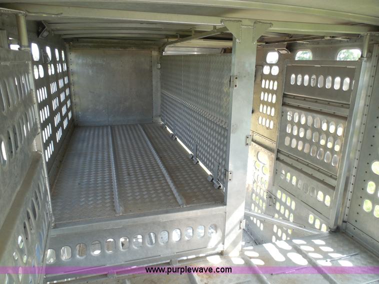 image for item I3406 2001 Barrett livestock trailer