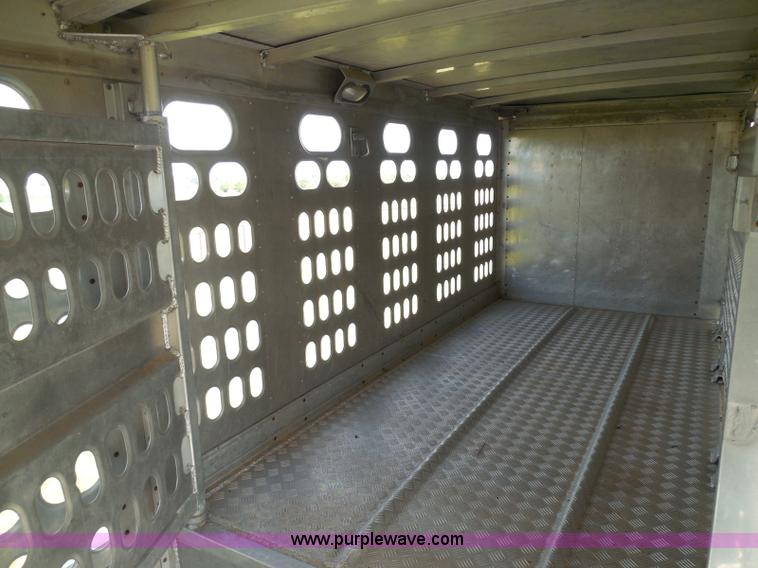 image for item I3406 2001 Barrett livestock trailer