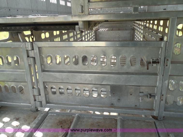 image for item I3406 2001 Barrett livestock trailer