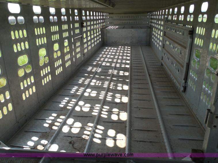 image for item I3406 2001 Barrett livestock trailer