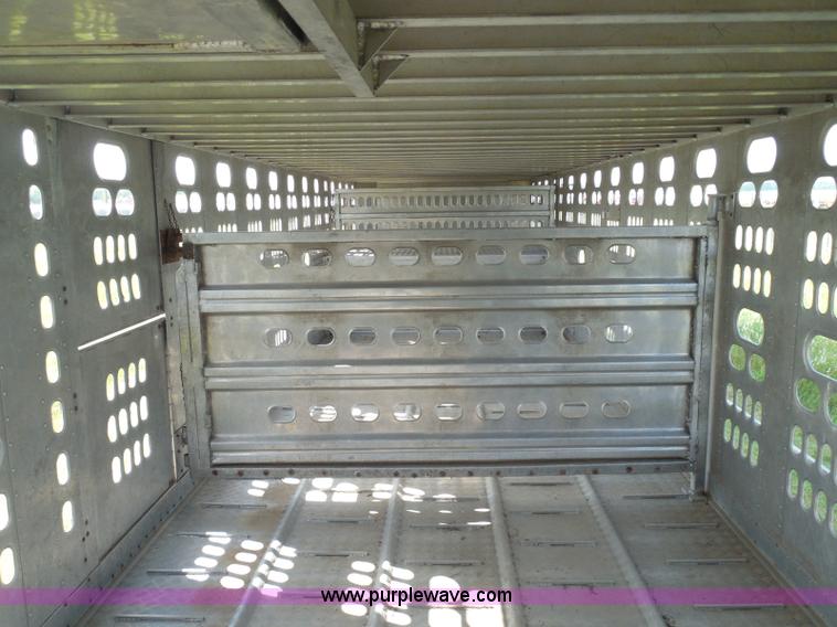 image for item I3406 2001 Barrett livestock trailer