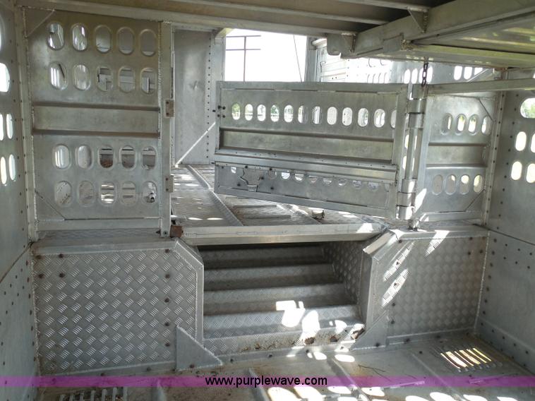 image for item I3406 2001 Barrett livestock trailer