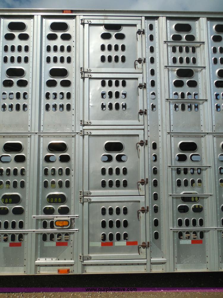 image for item I3406 2001 Barrett livestock trailer