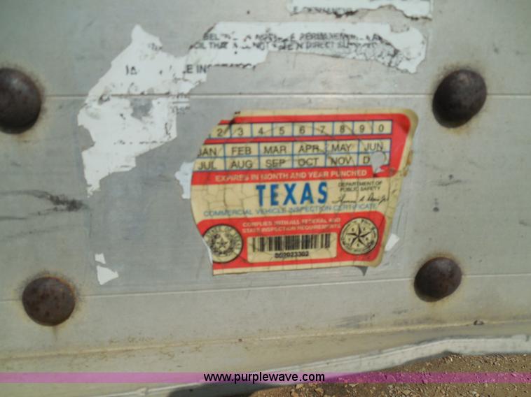 image for item I3406 2001 Barrett livestock trailer