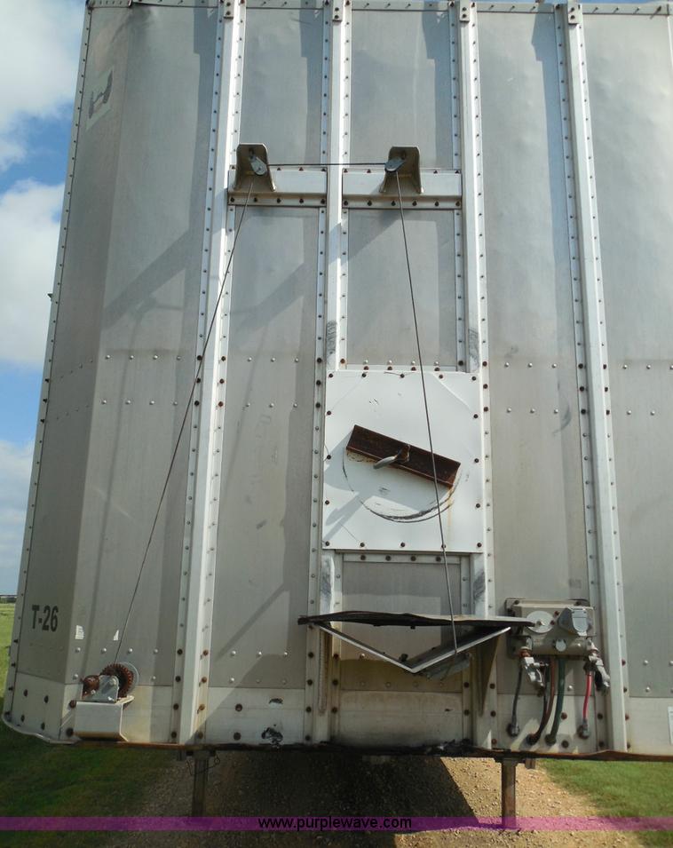 image for item I3406 2001 Barrett livestock trailer