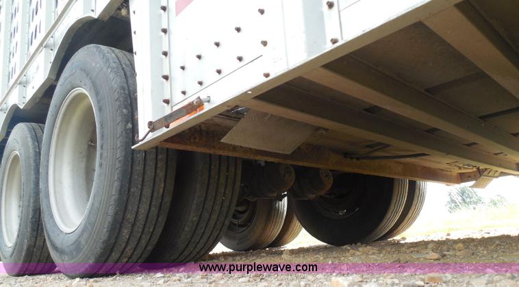 image for item I3406 2001 Barrett livestock trailer