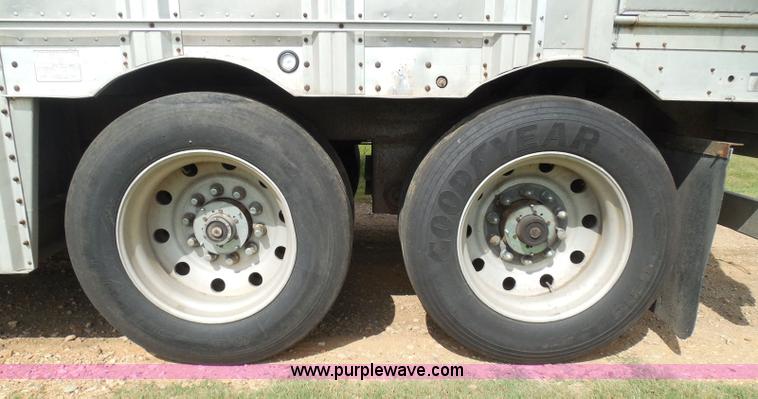 image for item I3406 2001 Barrett livestock trailer