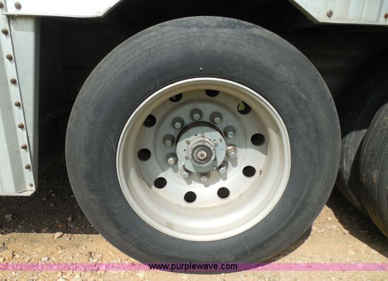 image for item I3406 2001 Barrett livestock trailer